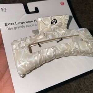 Lululemon Extra Large Pearl Claw Hair Clip